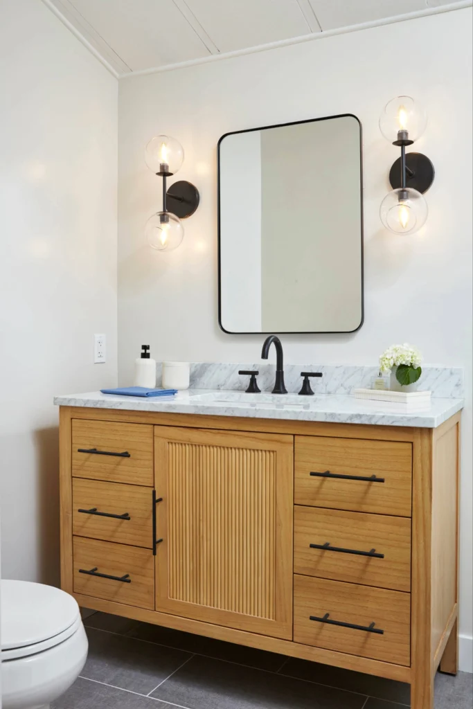 Carpinteria Bathroom